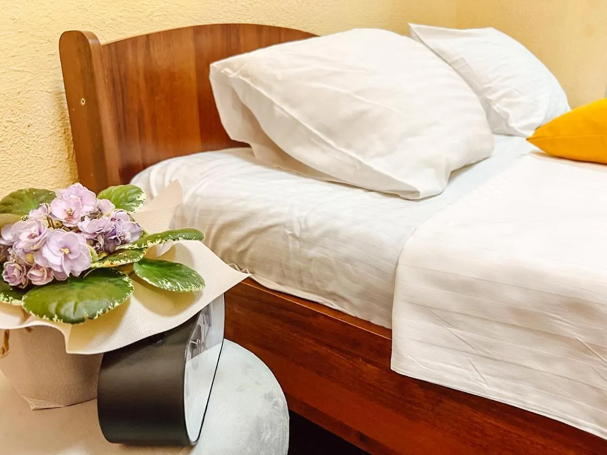 Mini Hotel Near Arena City Киев Гостевой дом