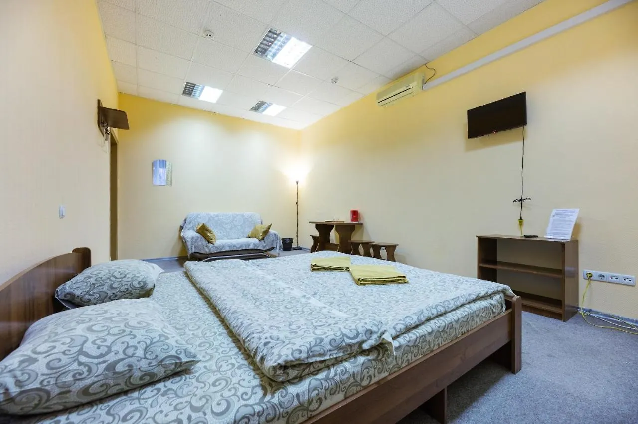Mini Hotel Near Arena City Киев Гостевой дом